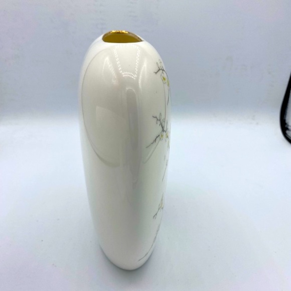 Jay Of Japan, Vintage Fine China White Case With A Birds And Flower Motif Vase - Picture 3 of 7